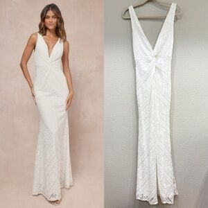 NWOT Lulus Adoring Attachment White Lace Twist-Front Sleeveless Maxi Dress